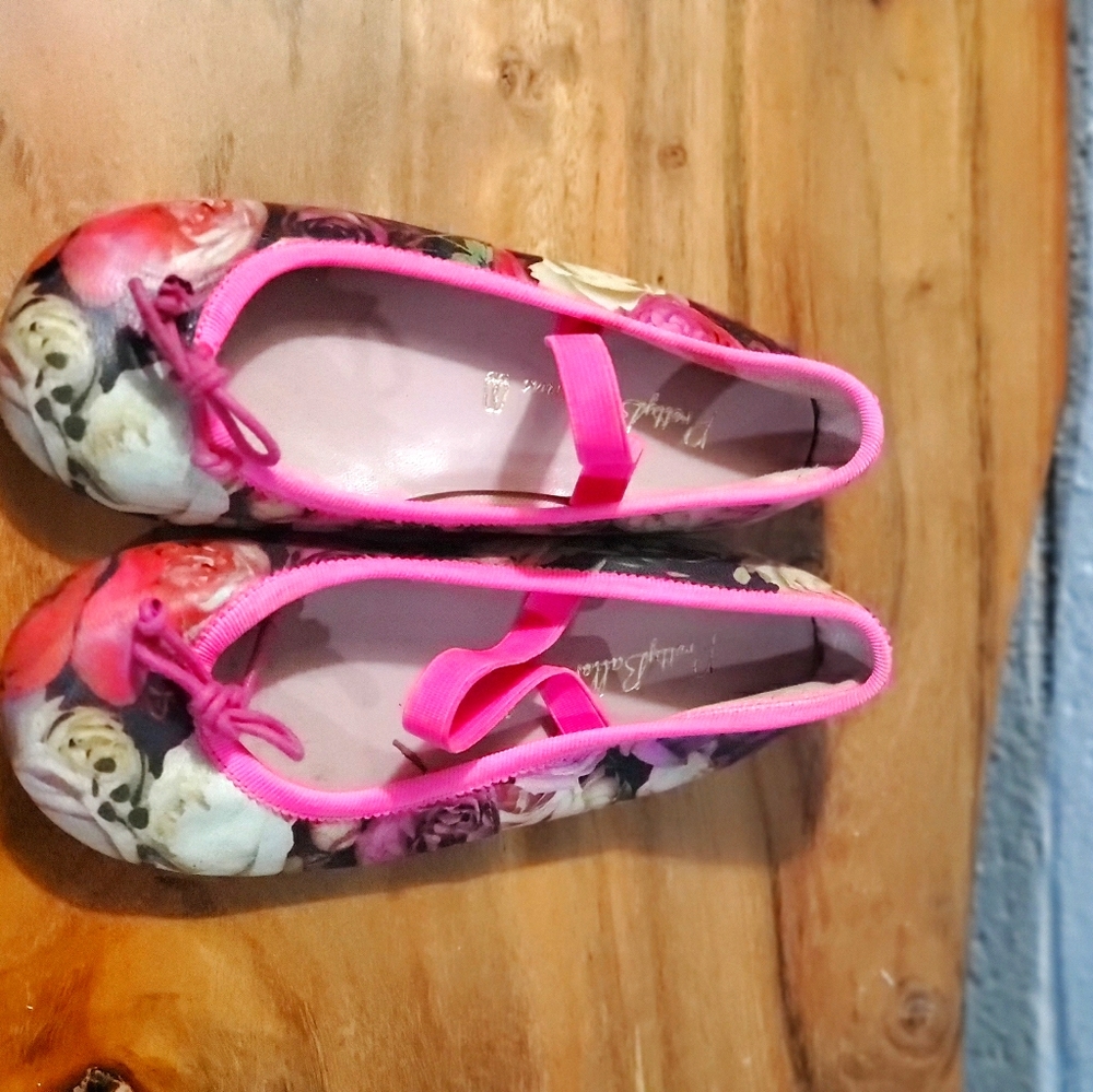 Pretty ballerinas 27 girls flats $140